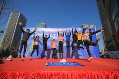 青島國際航運中(zhōng)心垂直馬拉松挑戰賽圓滿舉行